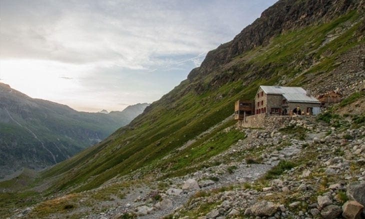 Il panorama con il Rifugio Tschierva