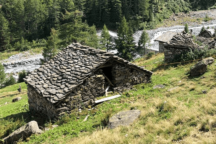 Baite abbandonate nei pressi del rifugio Tartaglione