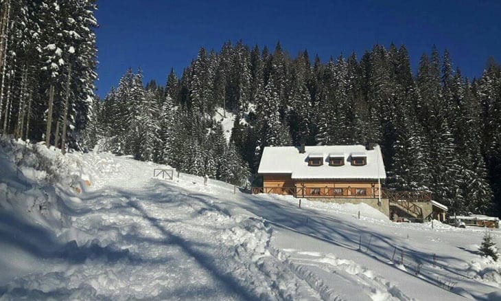 Rifugio Nordio Deffar in inverno