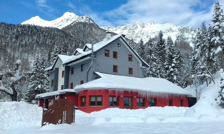 Rifugio Divisione Julia in inverno